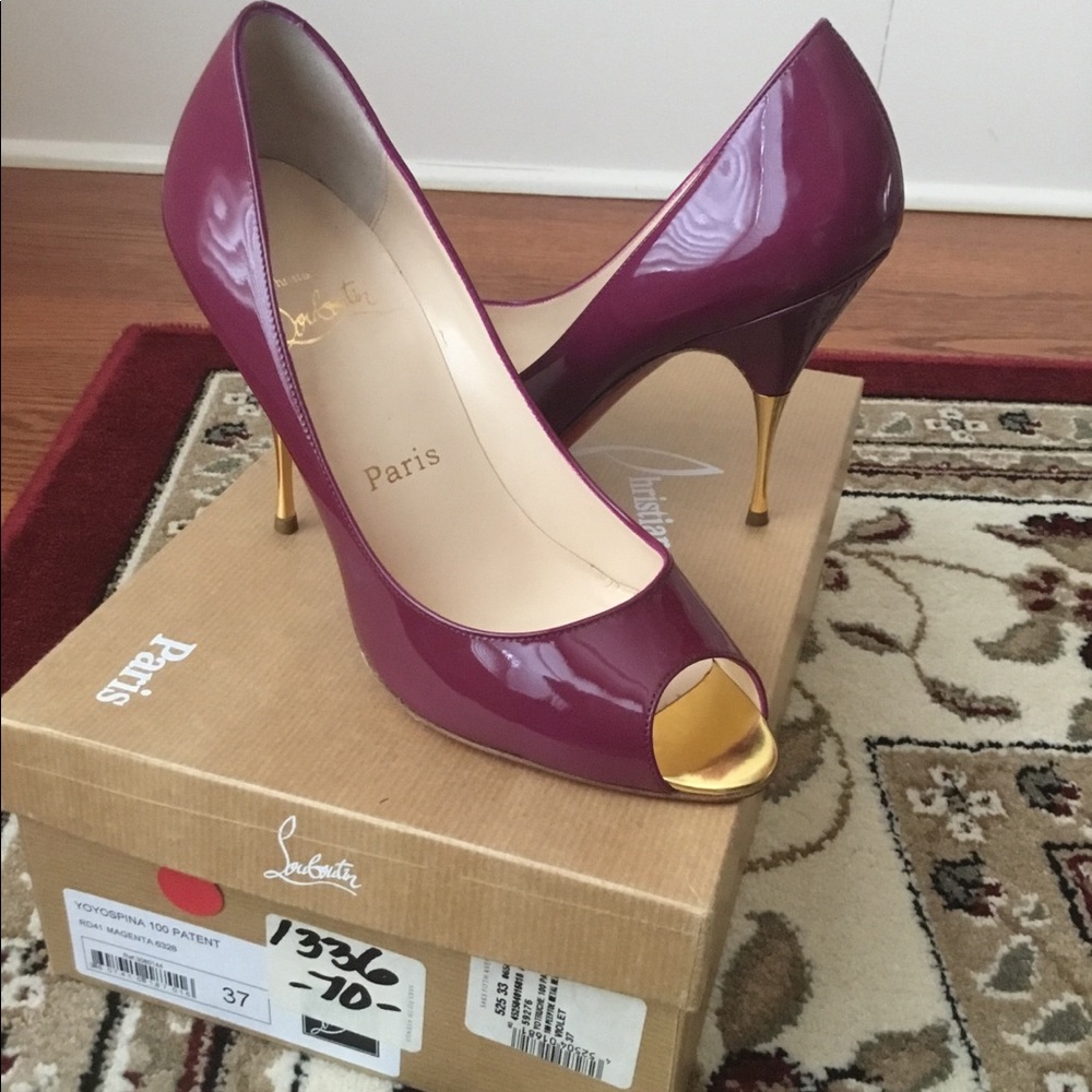 Christian louboutin yo-yo spina peep toe pump NIB